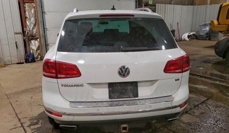 
								2015 Volkswagen Touareg full									