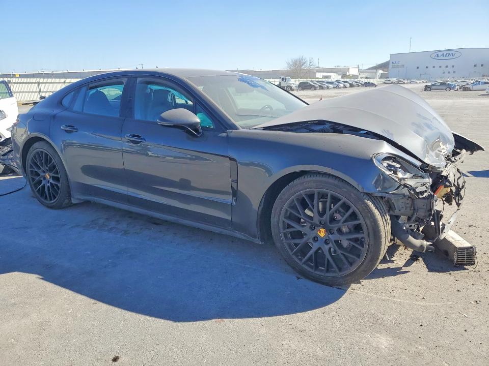 2017 Porsche Panamera