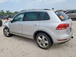 
										2013 Volkswagen Touareg full									