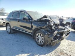 
										2014 Volkswagen Touareg full									