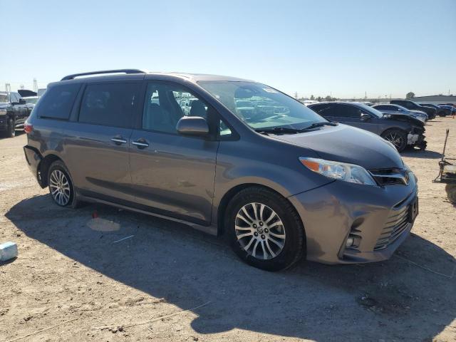 2020 Toyota Sienna xle