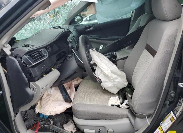 
								2012 Toyota Camry base full									