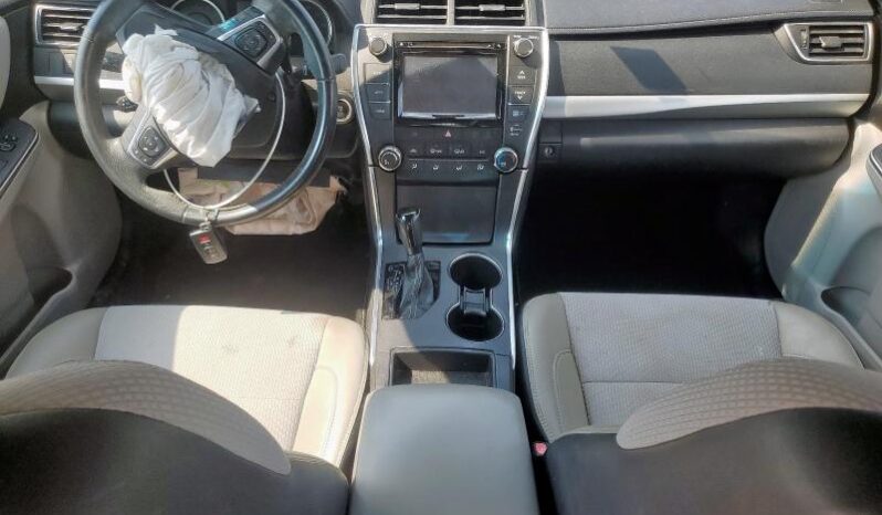
								2017 Toyota Camry le full									