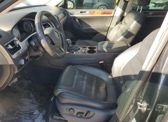 
								2012 Volkswagen Touareg full									