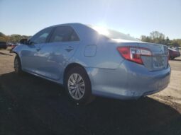 
										2012 Toyota Camry base full									