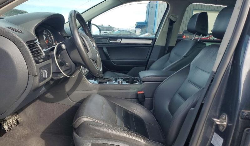
								2011 Volkswagen Touareg full									