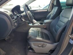 
										2014 Volkswagen Touareg full									