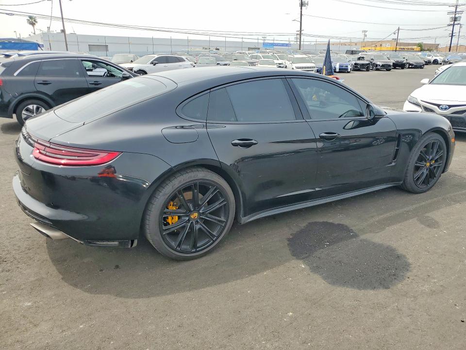 2018 Porsche Panamera