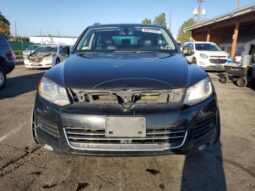 
										2014 Volkswagen Touareg full									