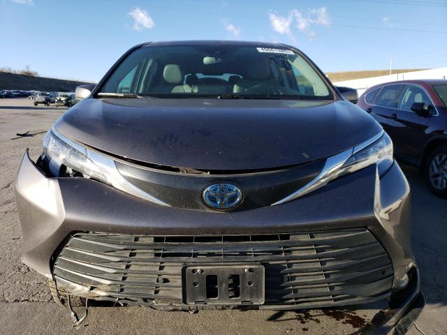 2022 Toyota Sienna xle