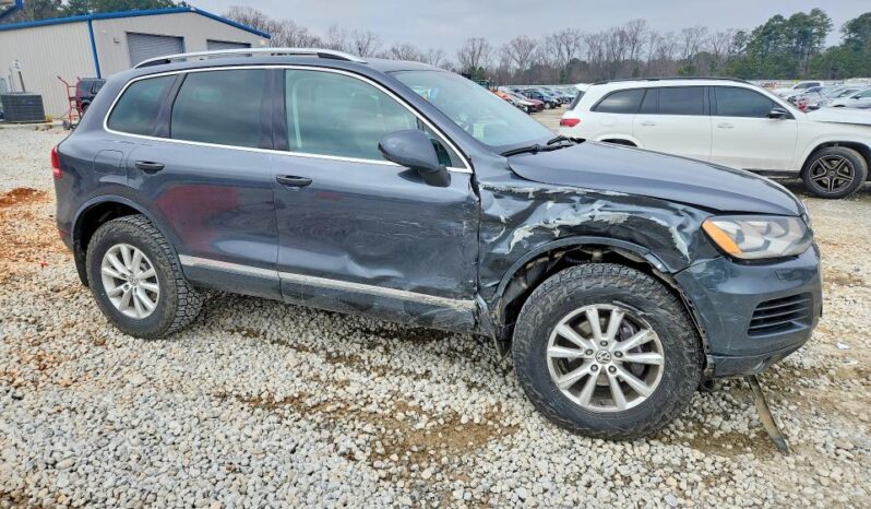 
								2014 Volkswagen Touareg full									