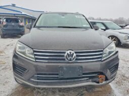 
										2015 Volkswagen Touareg full									