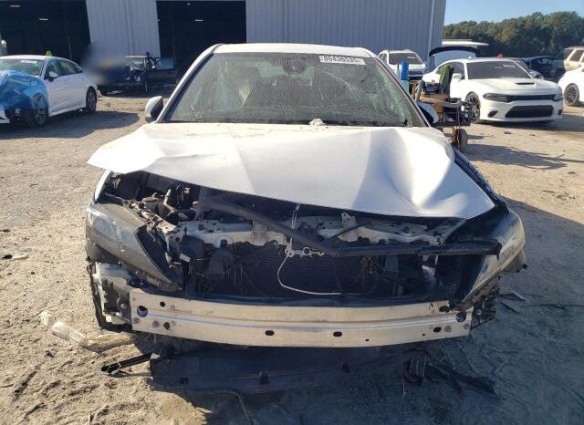 
								2021 Toyota Camry se full									