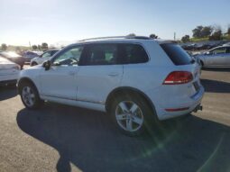 
										2013 Volkswagen Touareg full									