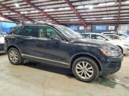 
										2013 Volkswagen Touareg full									