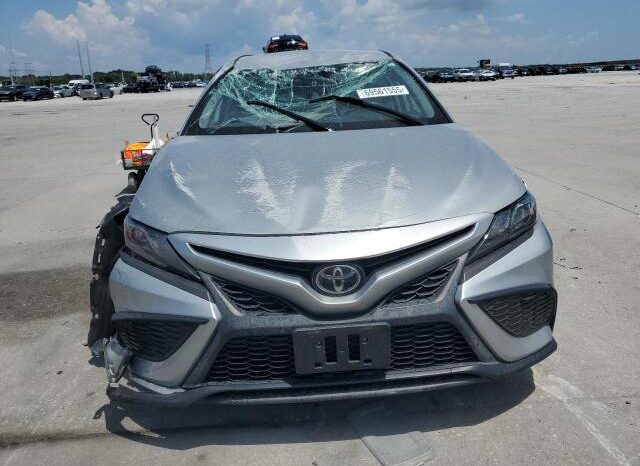 
								2021 Toyota Camry se full									