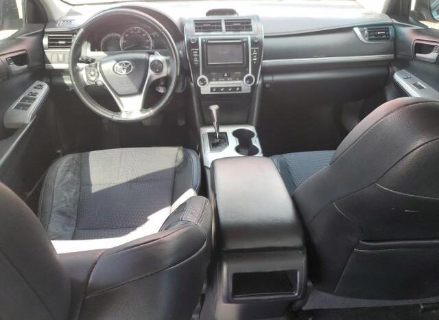 
								2012 Toyota Camry base full									