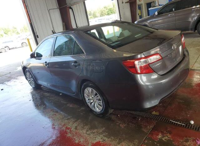 
								2014 Toyota Camry full									