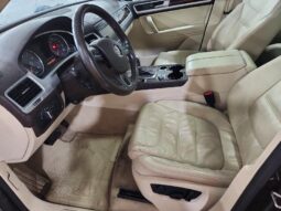
										2015 Volkswagen Touareg full									