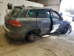 
										2013 Volkswagen Touareg full									