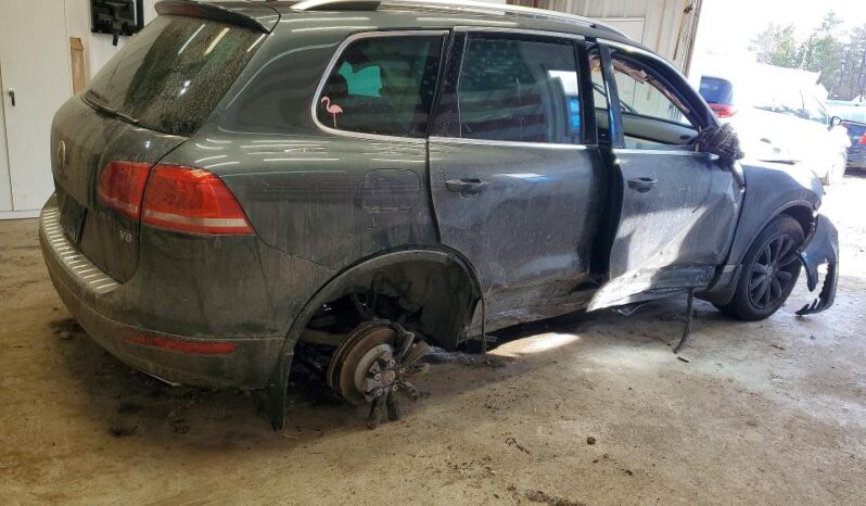 
								2013 Volkswagen Touareg full									