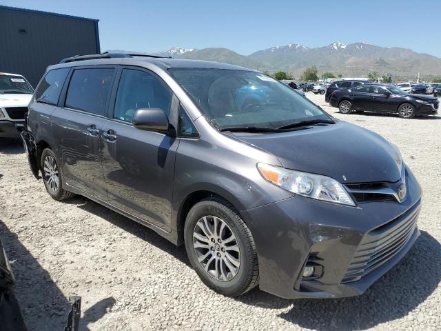 2020 Toyota Sienna xle