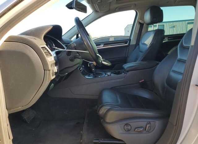 
								2013 Volkswagen Touareg full									