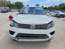 
										2017 Volkswagen Touareg full									