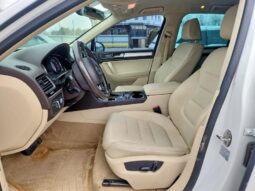 
										2013 Volkswagen Touareg full									