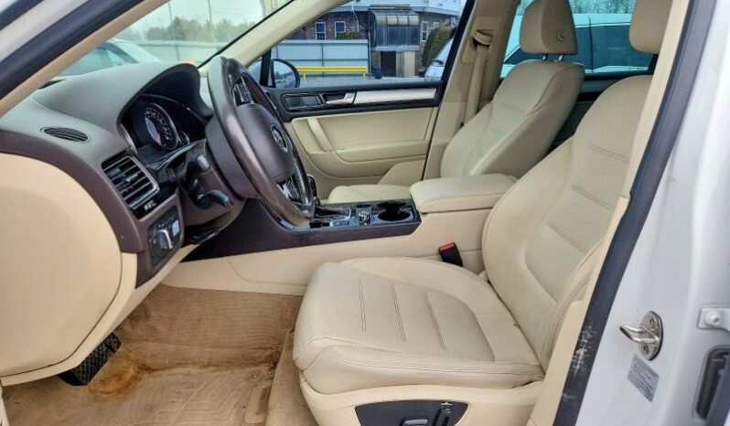 
								2013 Volkswagen Touareg full									