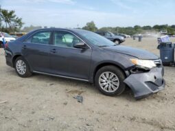
										2012 Toyota Camry base full									