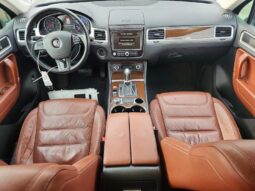 
										2015 Volkswagen Touareg full									