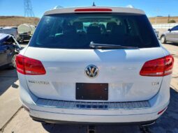 
										2012 Volkswagen Touareg full									