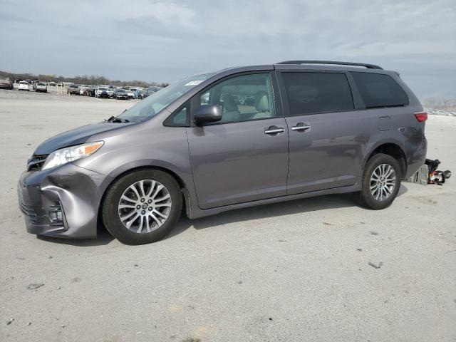2020 Toyota Sienna xle