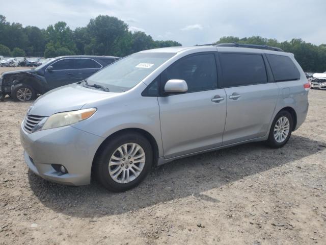 2013 Toyota Sienna xle
