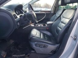 
										2012 Volkswagen Touareg full									