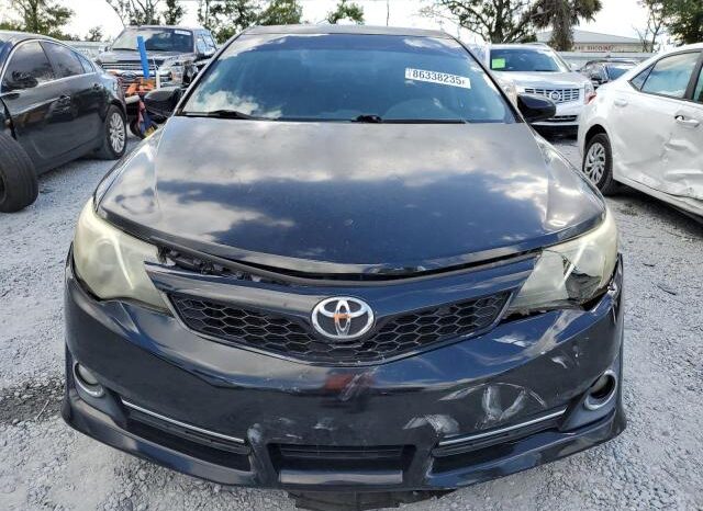 
								2012 Toyota Camry base full									