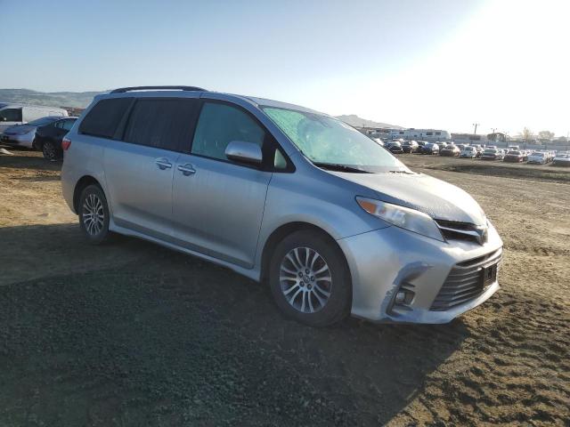 2019 Toyota Sienna xle