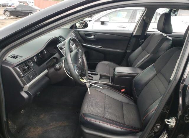 
								2016 Toyota Camry le full									