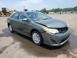 
										2014 Toyota Camry full									