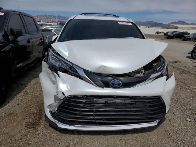 2022 Toyota Sienna xle