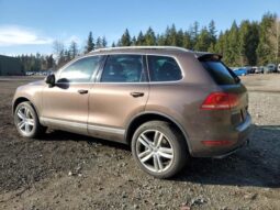 
										2013 Volkswagen Touareg full									