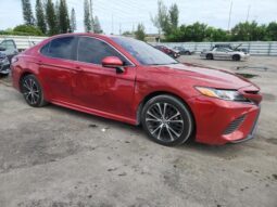 
										2020 Toyota Camry se full									
