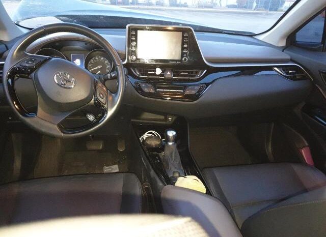 
								2022 Toyota C-hr full									