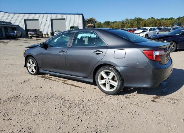 
								2012 Toyota Camry base full									