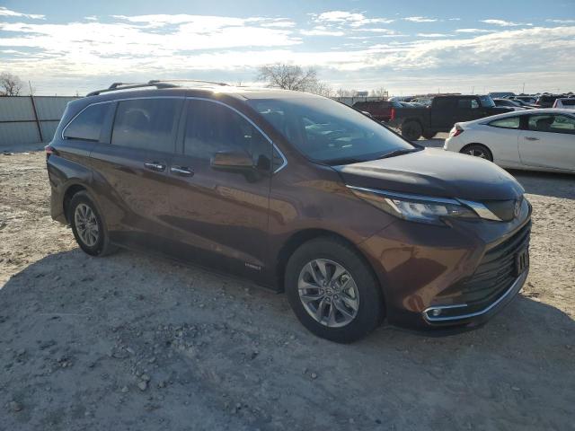 2021 Toyota Sienna xle