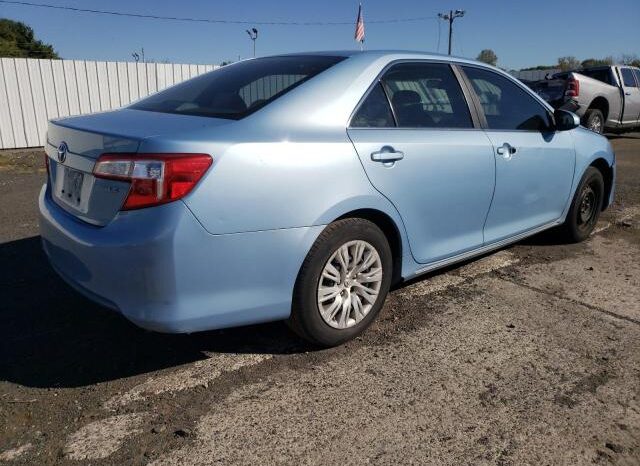 
								2012 Toyota Camry base full									