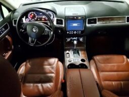 
										2015 Volkswagen Touareg full									