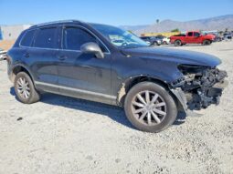 
										2015 Volkswagen Touareg full									