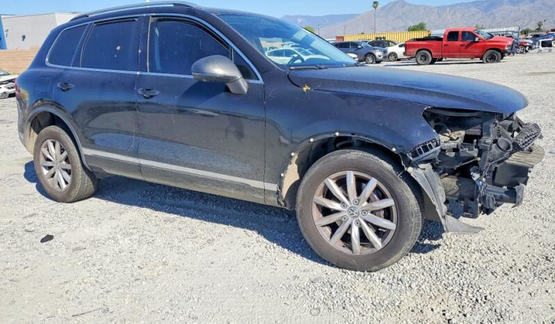 
								2015 Volkswagen Touareg full									